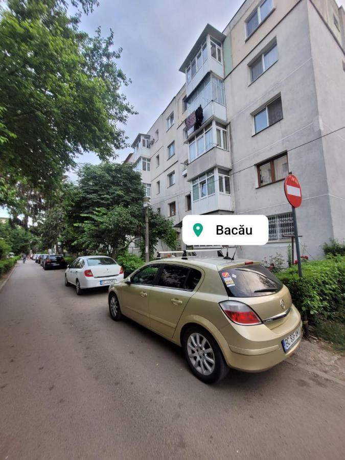 Christal Apartment Bacau Bagian luar foto