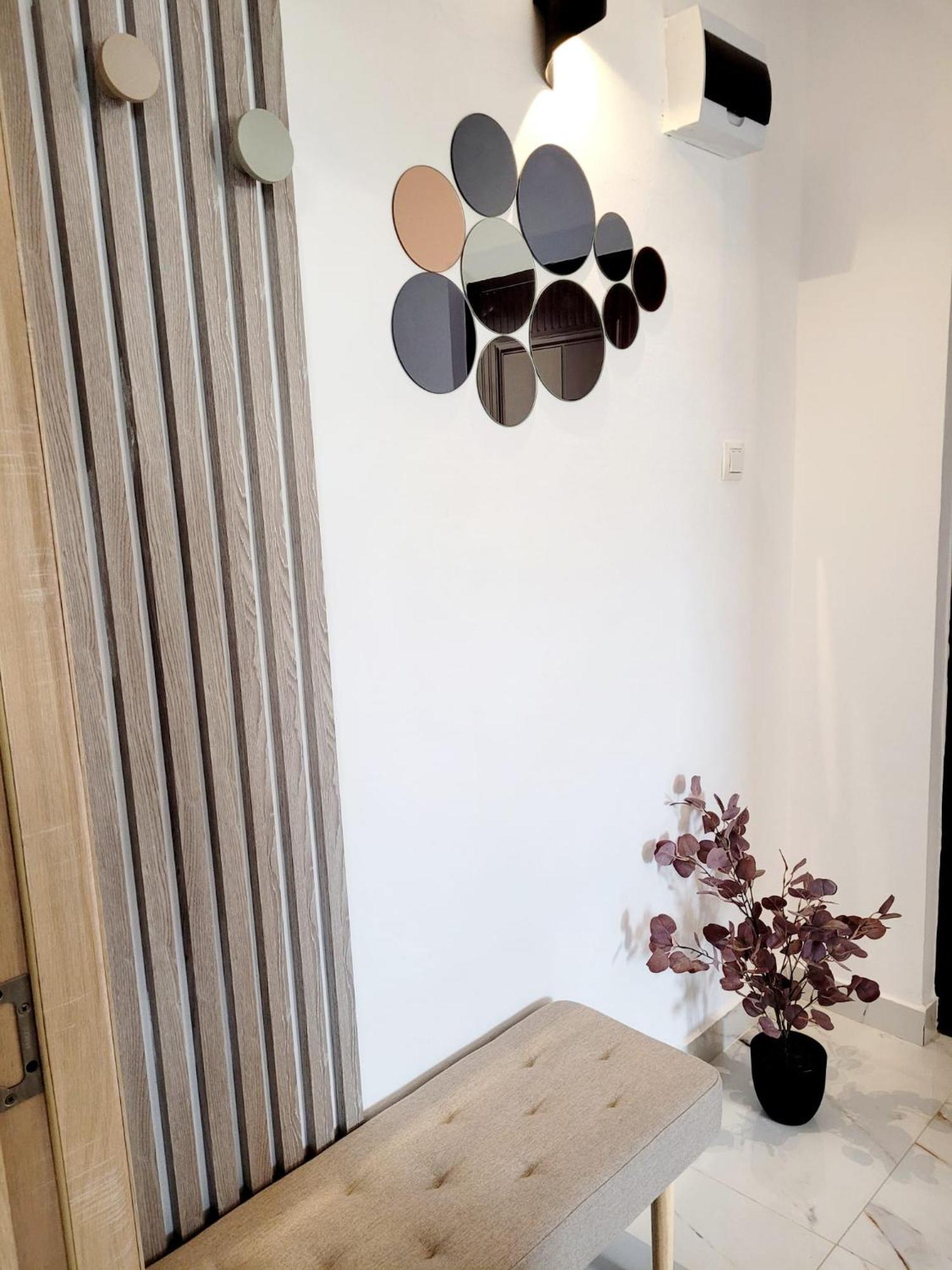 Christal Apartment Bacau Bagian luar foto