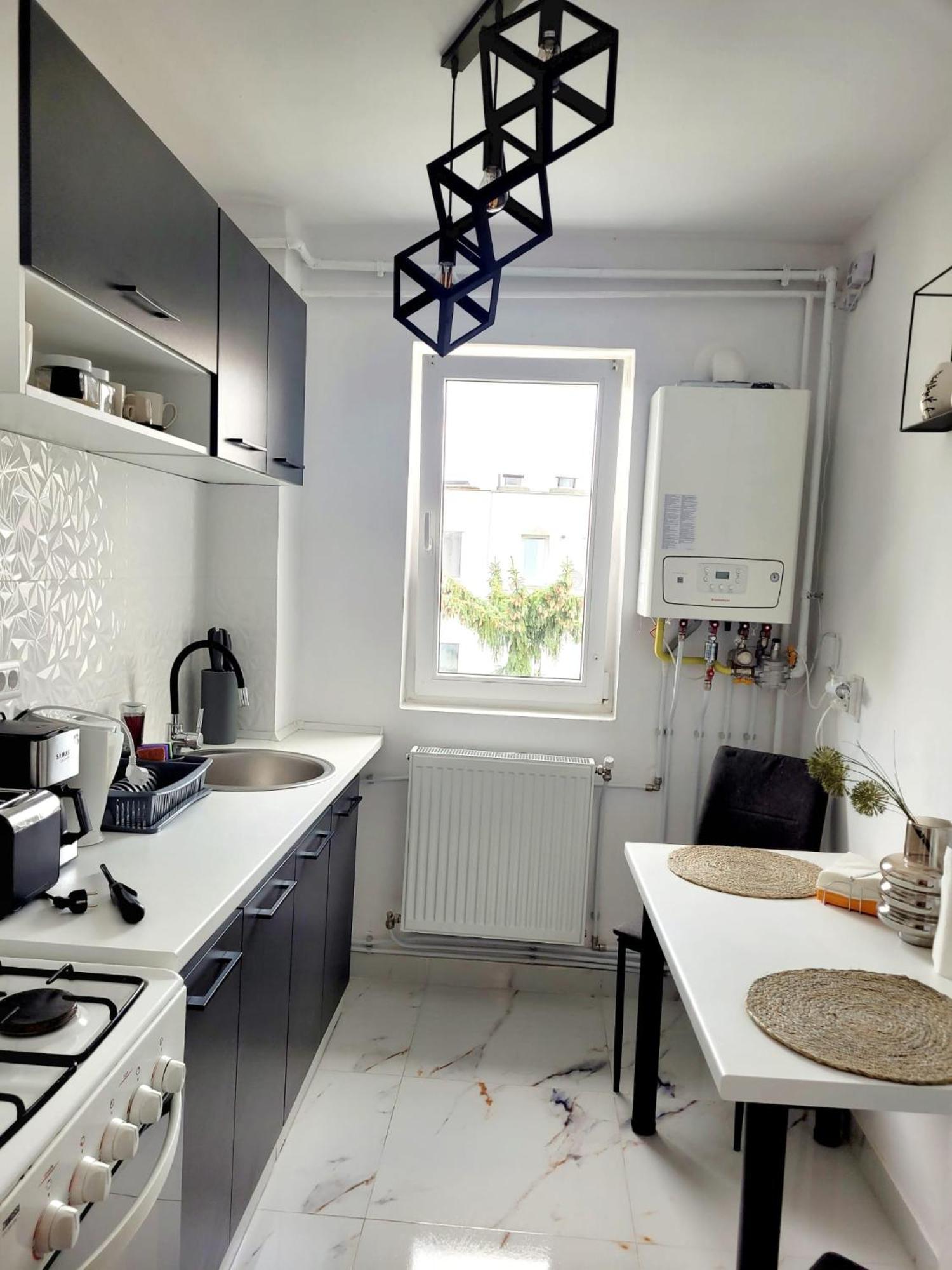 Christal Apartment Bacau Bagian luar foto