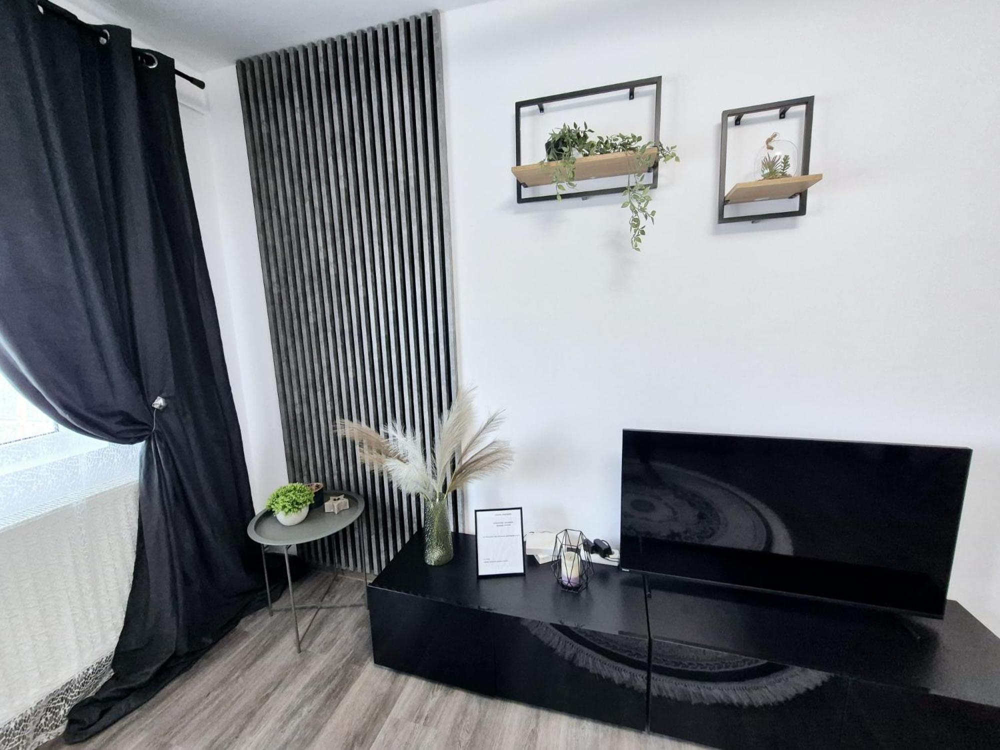 Christal Apartment Bacau Bagian luar foto